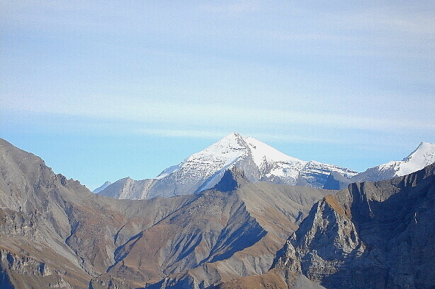 Hintergrund Altels (3624m) - Vordergrund Tschingellochtighorn (2735m)