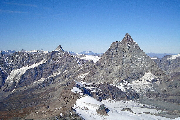 Dent d'Hérens (4171m), Punta Carrel (3841m), Matterhorn (4478m)