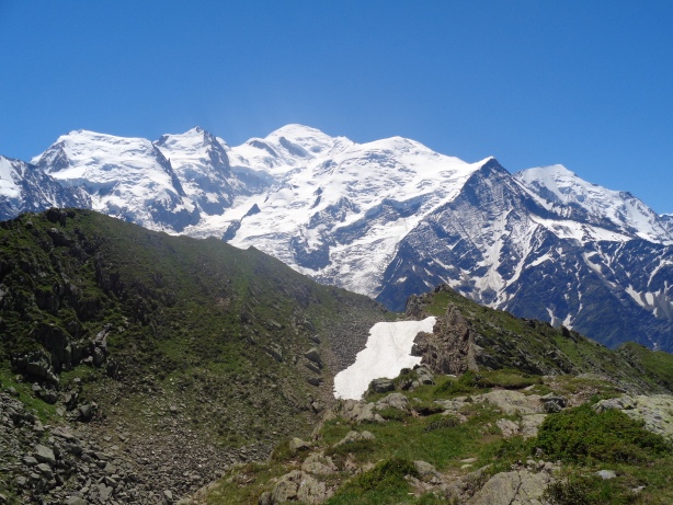 Mont Blanc du Tacul (4248m), Mont Blanc (4802m), Dôme du Goûter (4304m)