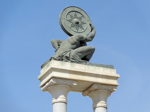 Herkules Denkmal / Monumento de Herkules