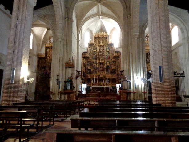 Interior view of Chruch / Iglesia de Santiago