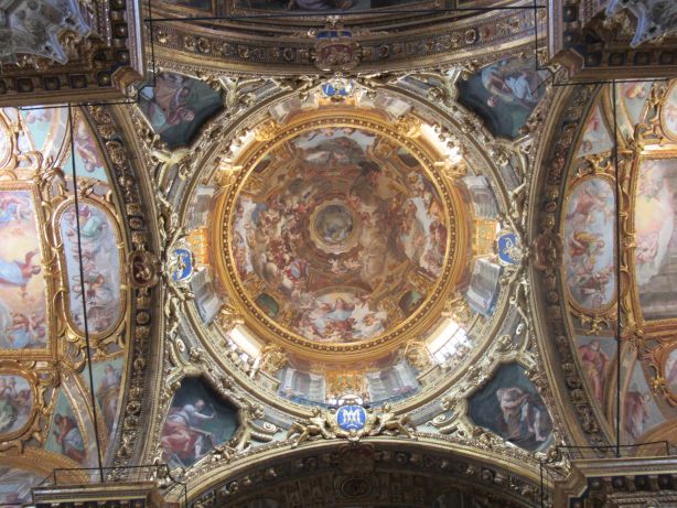 Innenansicht der Basilica della Santissima Annunziata del Vastato