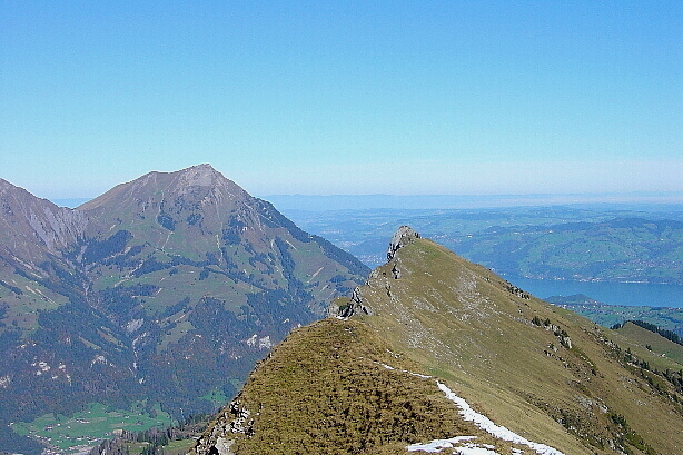 Niesen (2362m), Gehrihorn (2130m), Lake Thun