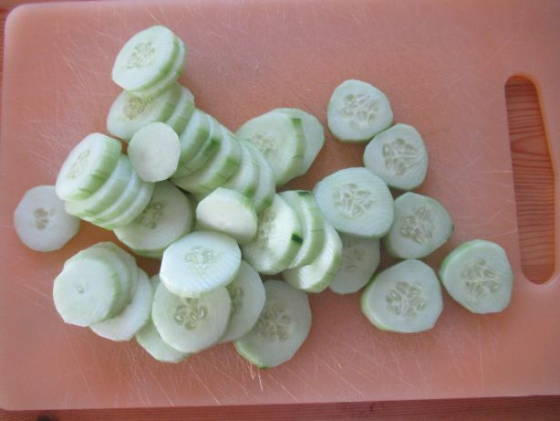 Prepare the cucumber and cut it into small pieces
