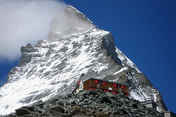 Matterhorn (4478m) und Hörnlihütte (3260m)