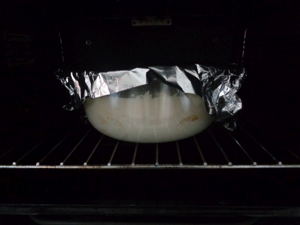Bei 200 Grad eine Stunde und 15 Minuten im Ofen backen