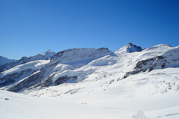 Aletschhorn (4193m), Kranzberg (3738m), Gletscherhorn (3983m), Louwihorn (3773m)