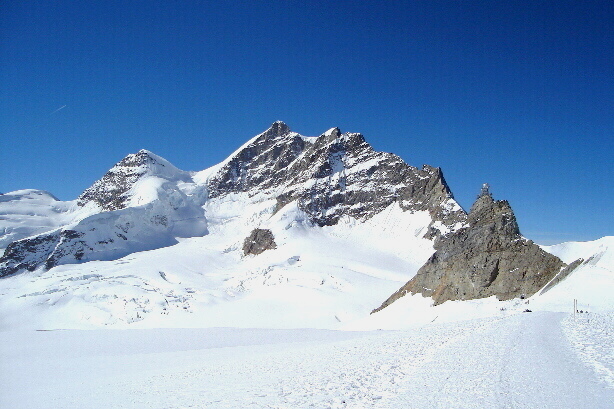 Rottalhorn (3969m), Jungfrau (4158m) und Sphinx (3571m)