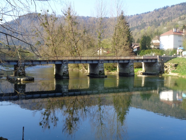 The bridge over the Doubs River