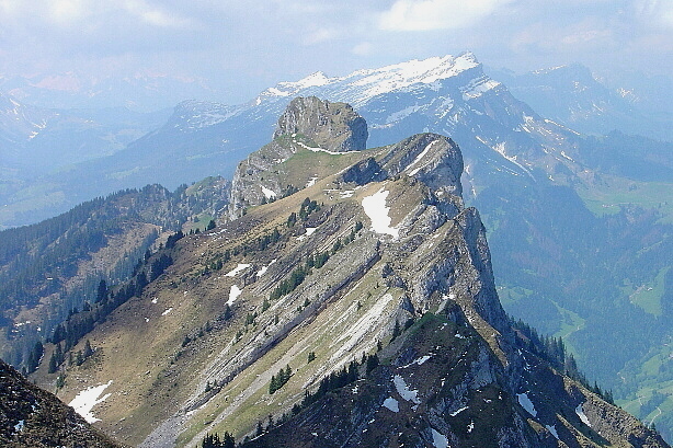 Baumgartenfluh (1920m) and Grönfluh (1946m) from the summit of Schafmatt