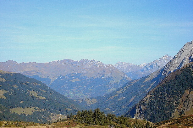 Hochstollen (2480m), Glogghüs (2534m), Balmeregghorn (2255m), Wendenstöcke (3042m)
