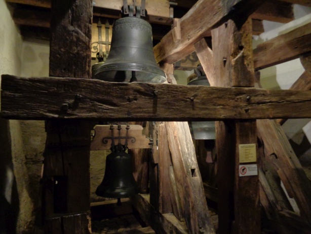 Glockenstuhl und Gebälk aus der Kirche St.Andreas in Hilterfingen