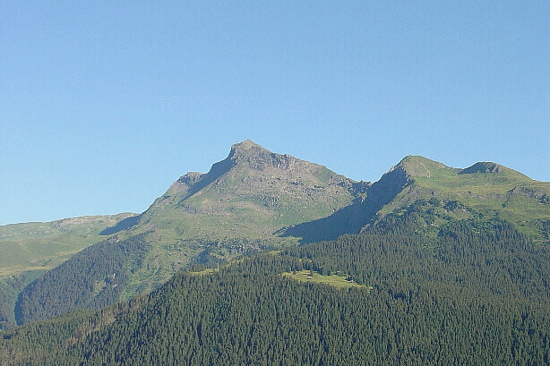 Reeti / Rötihorn (2757m) and Uf Spitzen (2381m) from Pfingstegg