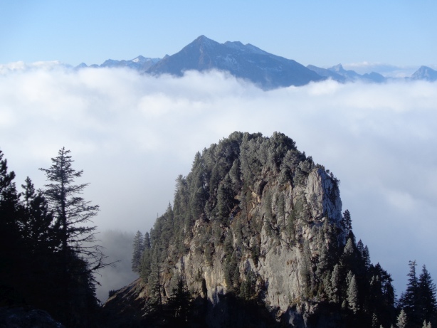Sea of fog and Niesen (2362m)