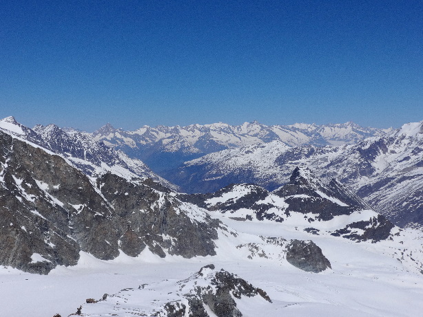 Aussicht vom Gipfel Fluchthorn - Berner Alpen