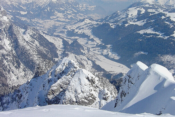 View down to the Simmen valley (Simmental)