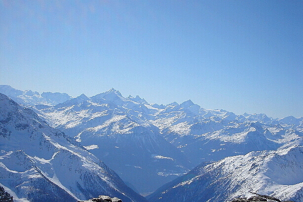 Monte Rosa (4634m), Castor (4228m), Pollux (4092m), Dent Blanche (4357m)