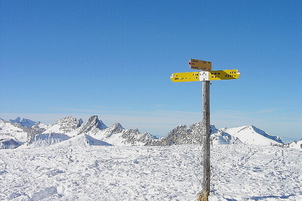 Summit of Hundsrügg (2047m)