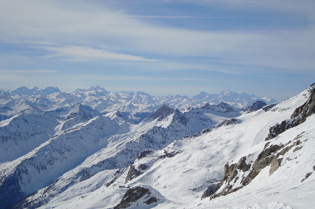 Grand Combin (4314m), Mont Blanc (4802m)