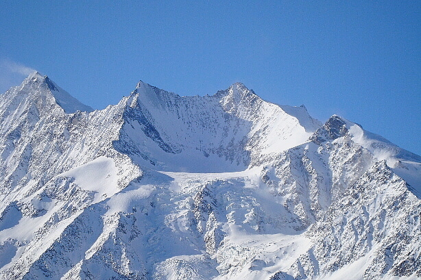 Mischabel - Dom (4545m), Lenzspitze (4294m), Nadelhorn (4327m), Ulrichshorn (3925m)