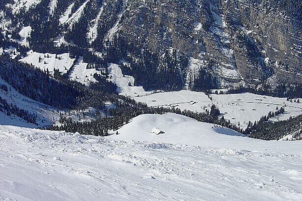View down to the Diemtig valley (Diemtigtal)