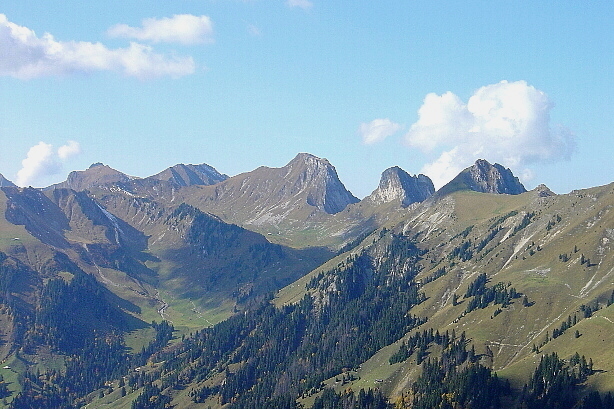 Bürglen (2165m), Gantrisch (2175m), Nünenenflue (2102m) vom Stüssligrat