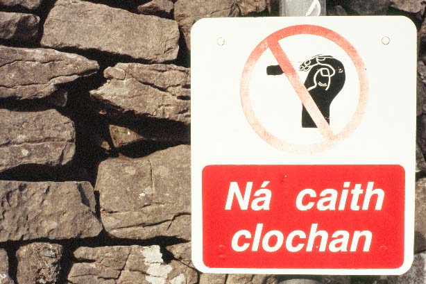Ná caith clochan - Do not throw stones